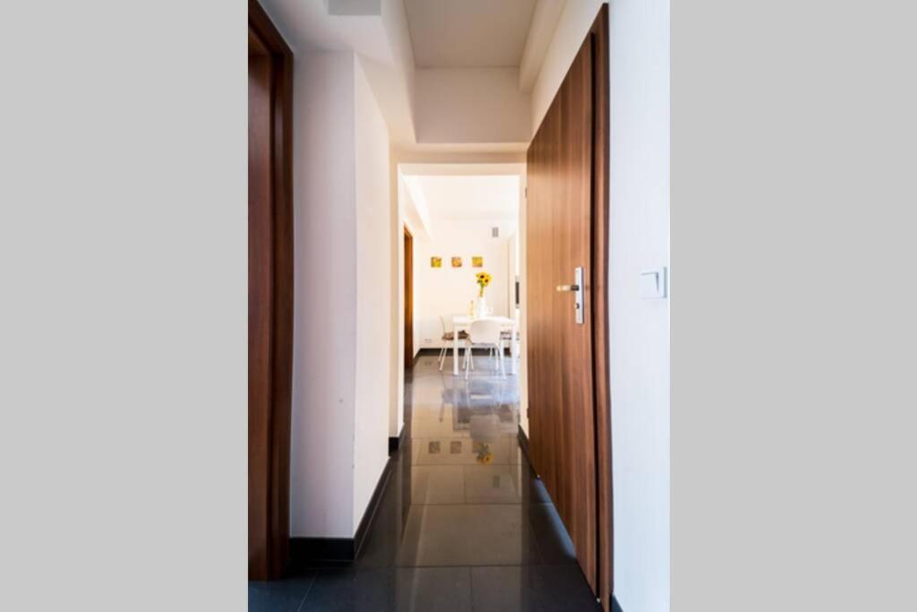 3 Rooms Big Apartment - 150 M Town Hall - Nice Design Wrocław Exterior foto