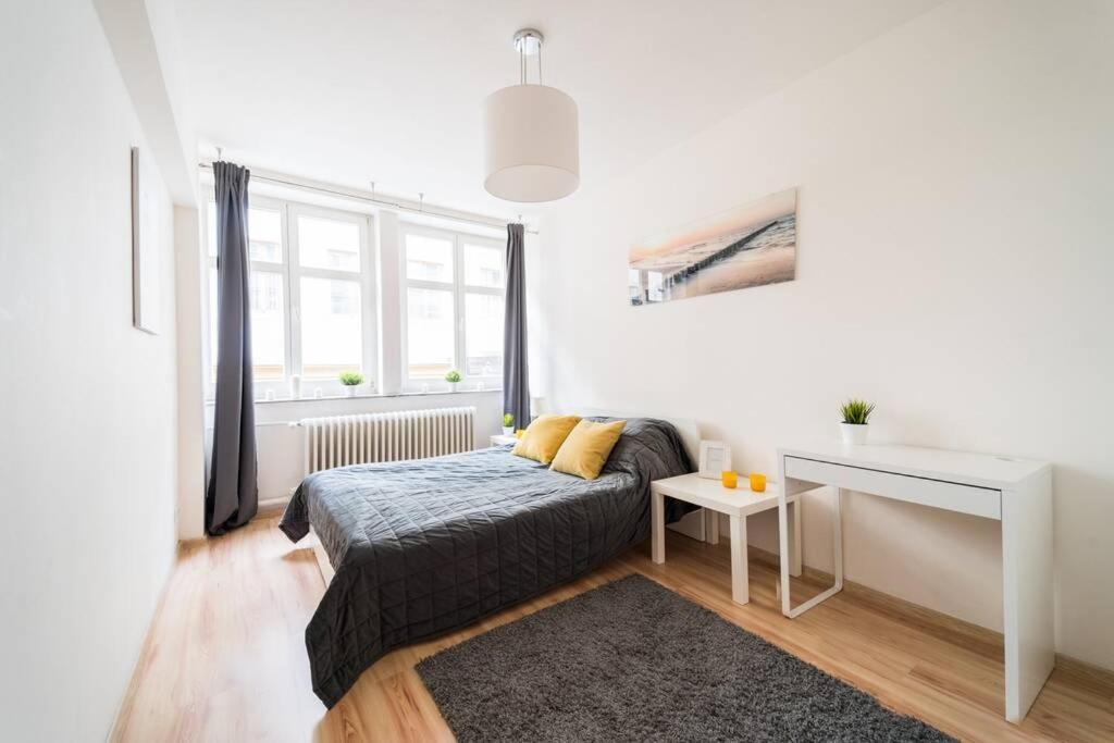 3 Rooms Big Apartment - 150 M Town Hall - Nice Design Wrocław Exterior foto